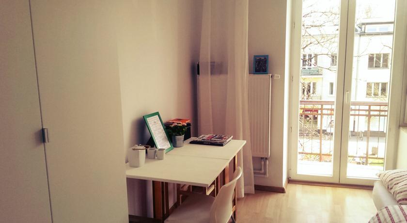 Adventura Hostel Варшава Екстериор снимка