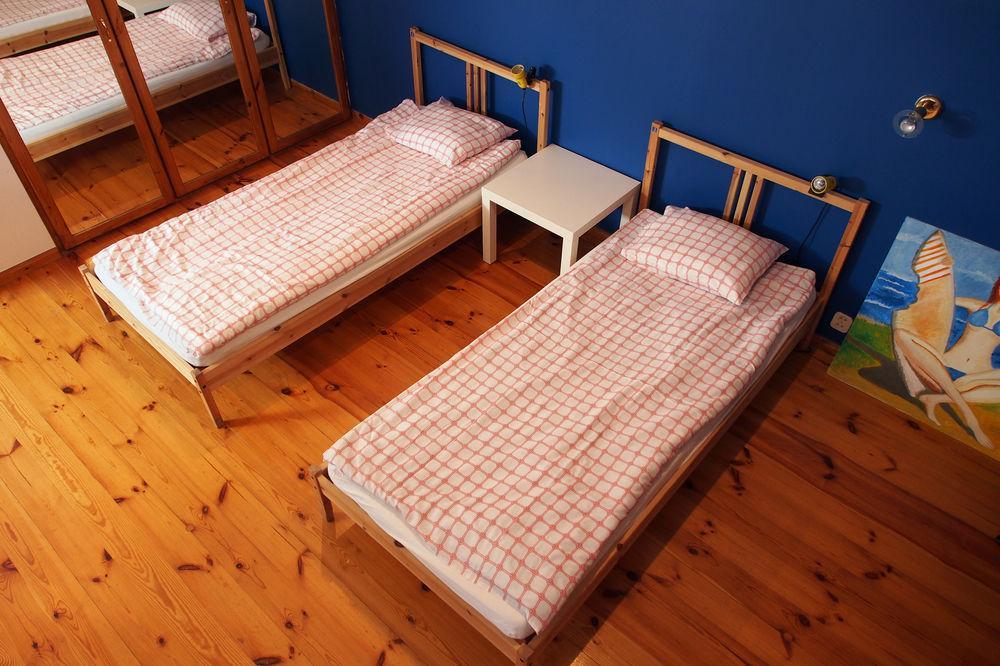 Adventura Hostel Варшава Екстериор снимка