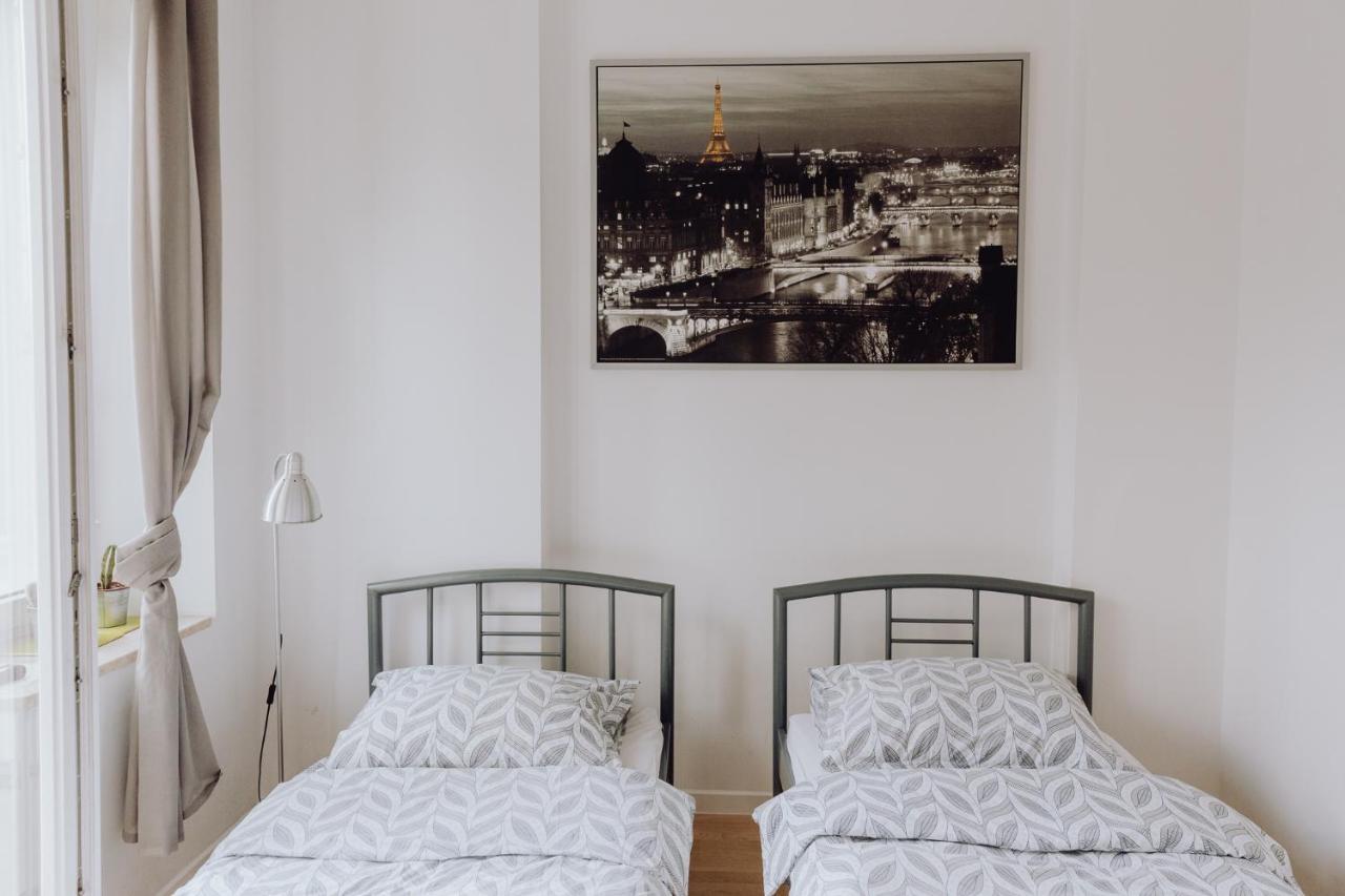 Adventura Hostel Варшава Екстериор снимка
