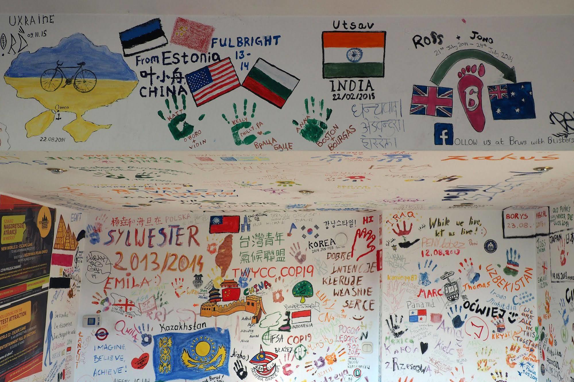 Adventura Hostel Варшава Екстериор снимка
