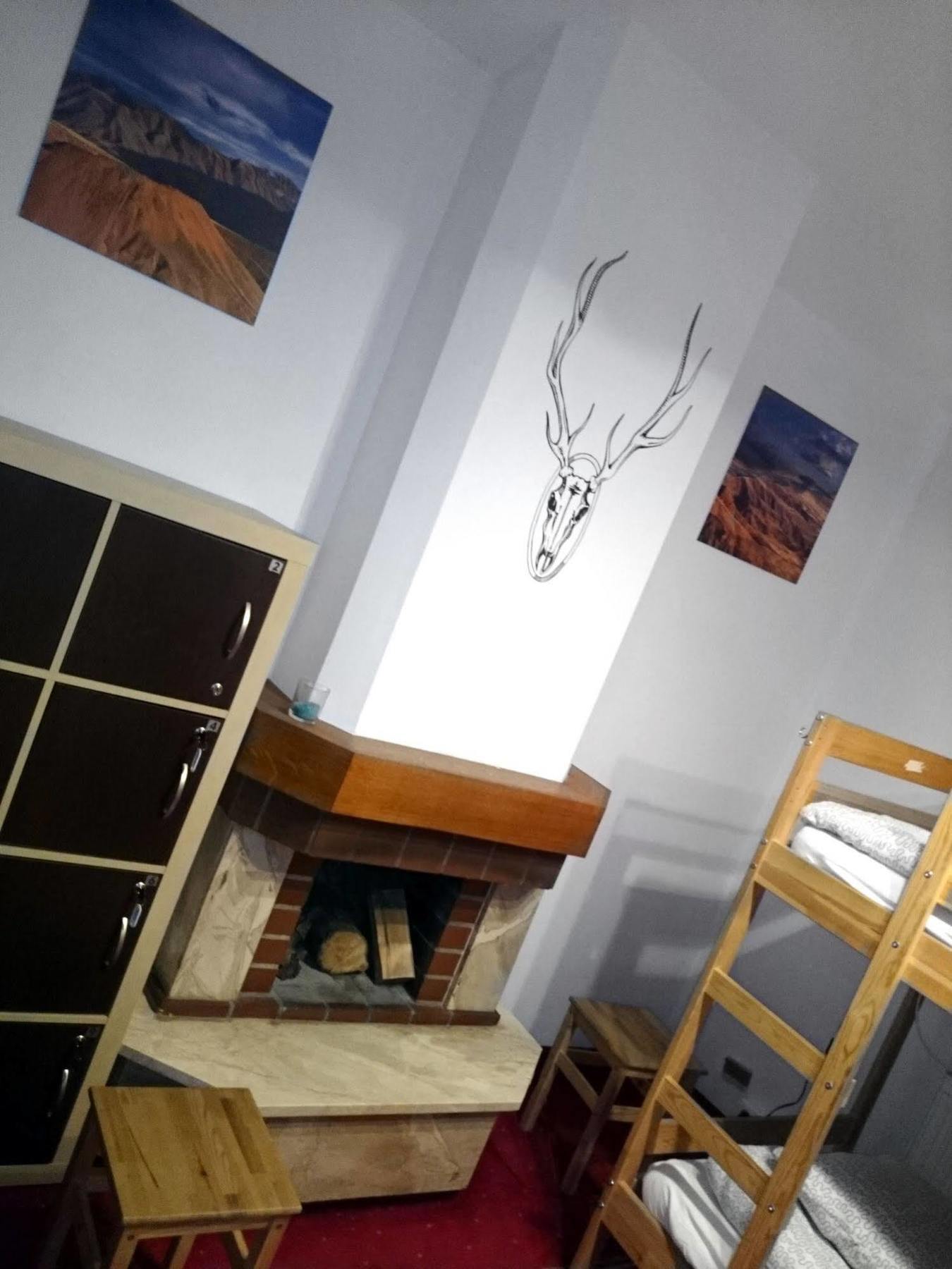 Adventura Hostel Варшава Екстериор снимка