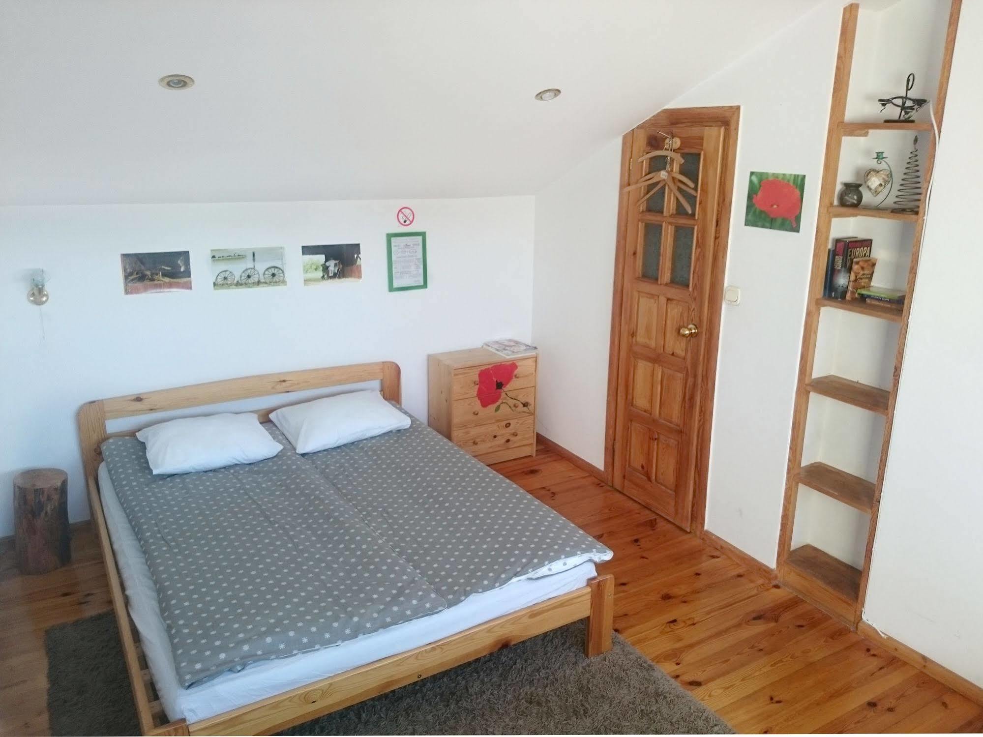 Adventura Hostel Варшава Екстериор снимка