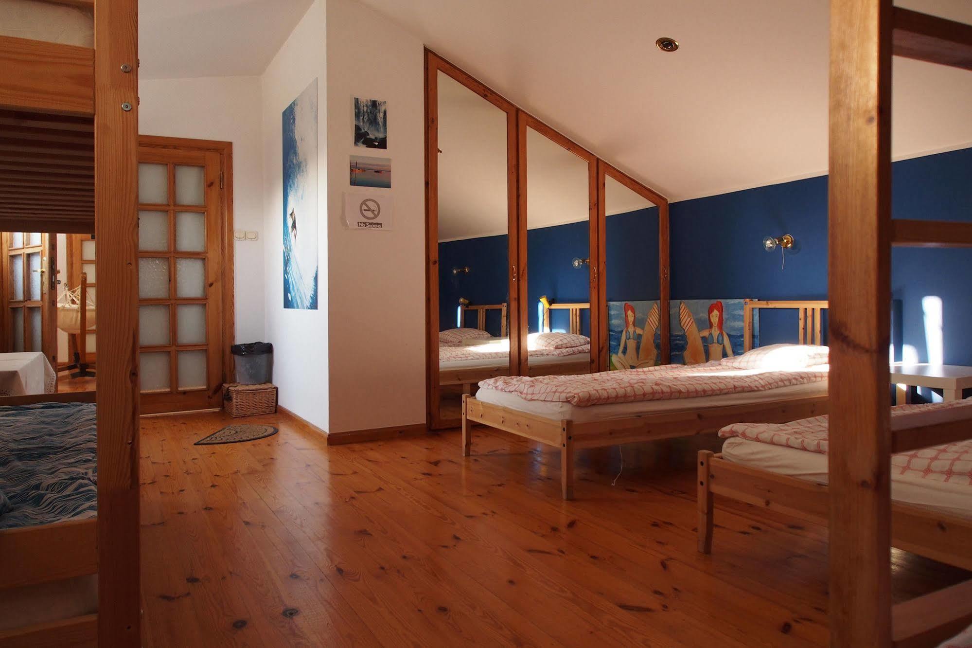 Adventura Hostel Варшава Екстериор снимка