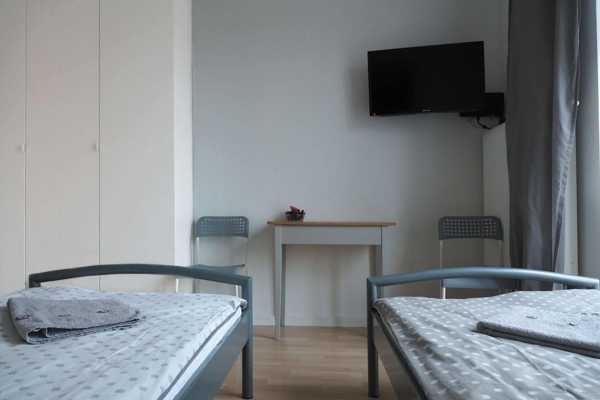 Adventura Hostel Варшава Екстериор снимка